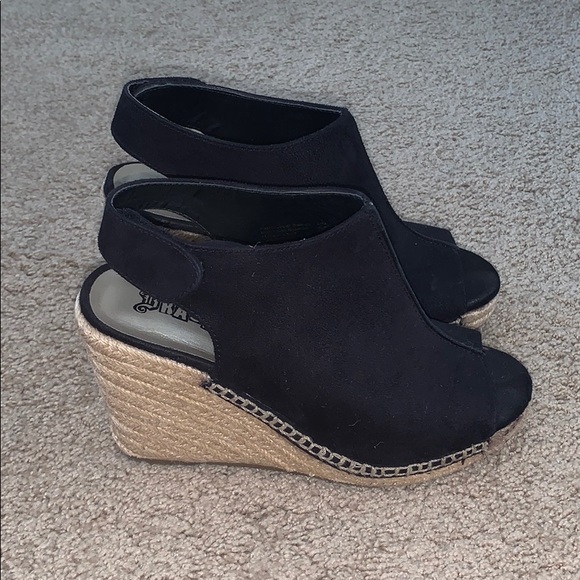 Women’s Black Wedges Size 6 (or 7) - Picture 4 of 6